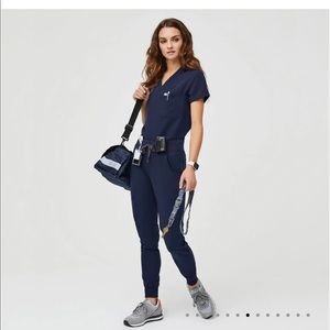 Figs Women's Navy Scrub Set